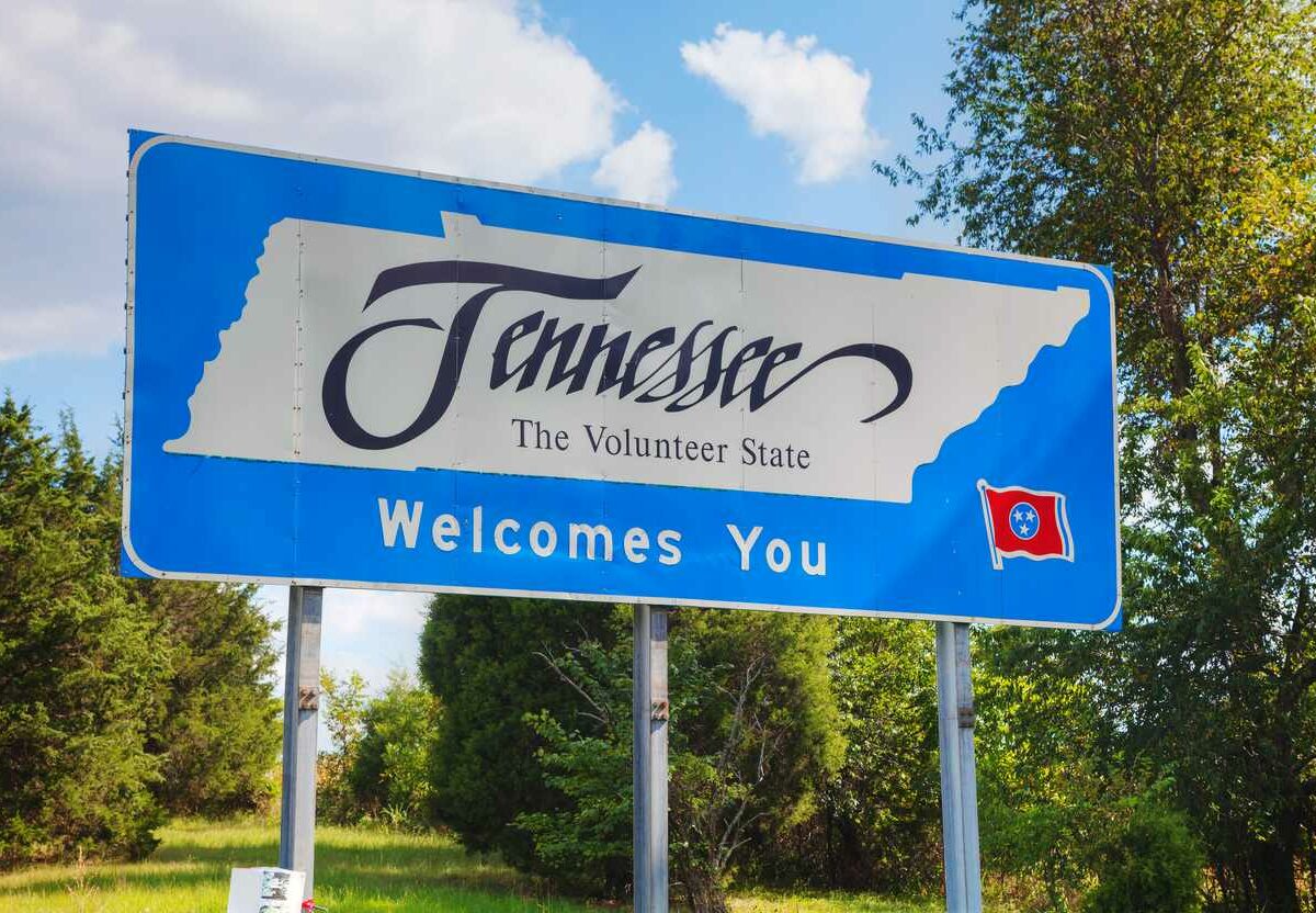 A close up of a sign saying "Tennessee."